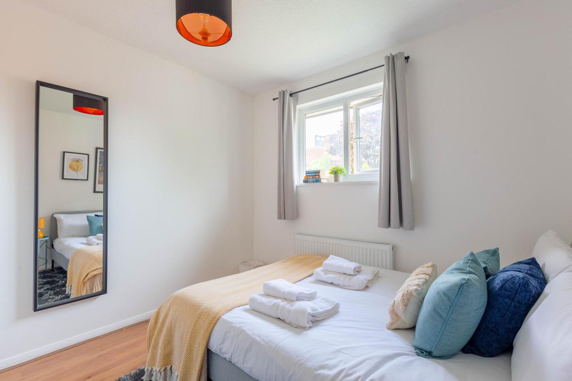 Bright 3 Bedroom House With Terrace 16 Mins To Big Ben * Londra