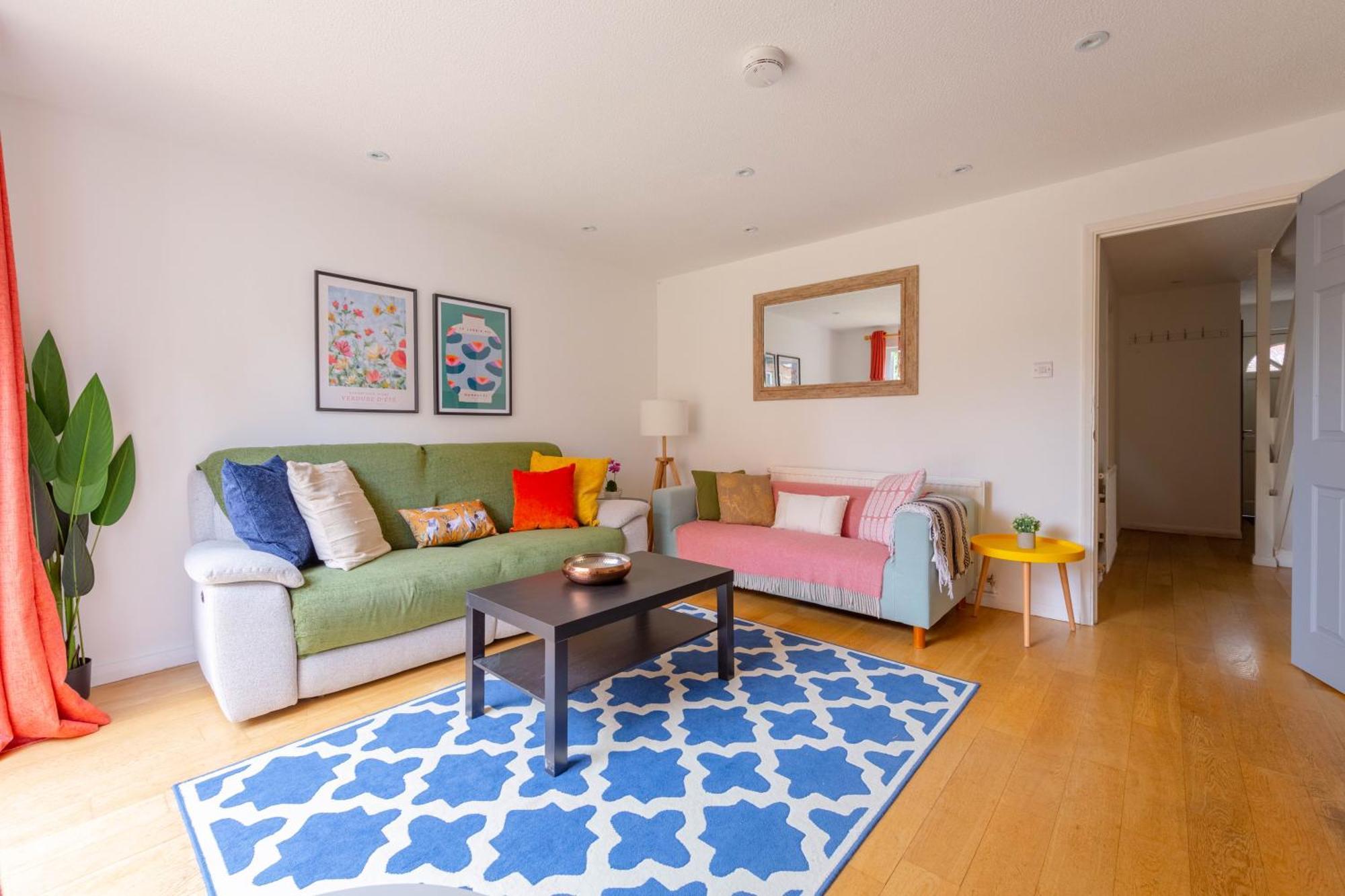 Bright 3 Bedroom House With Terrace 16 Mins To Big Ben Londra