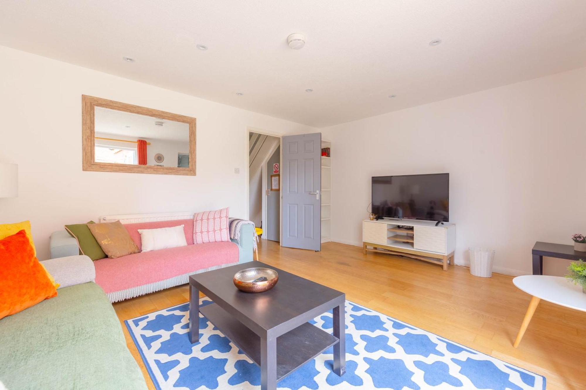 Bright 3 Bedroom House With Terrace 16 Mins To Big Ben * Londra