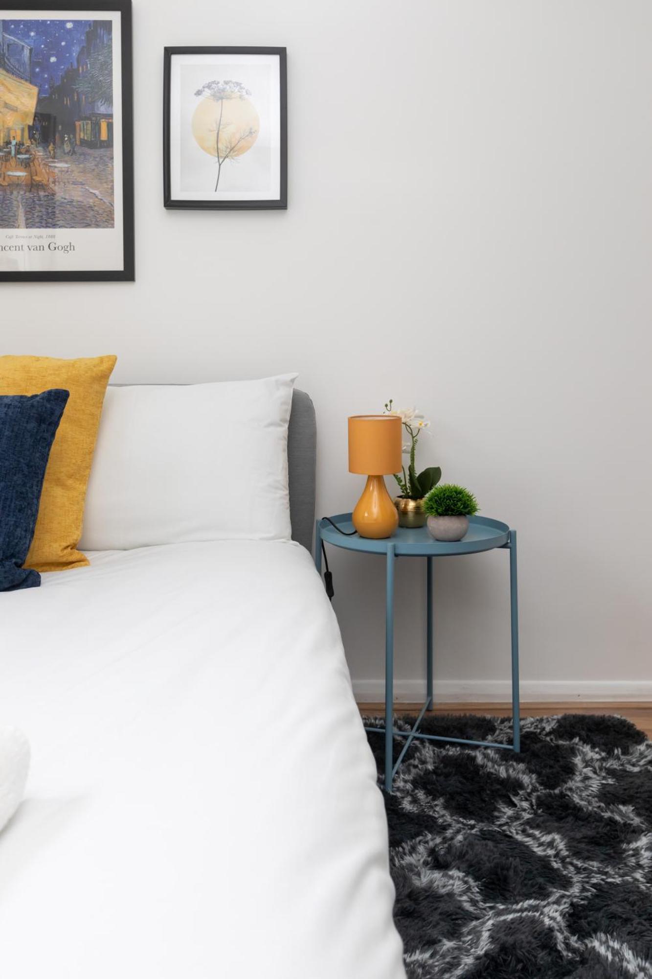 Apartment Bright 3 Bedroom House With Terrace 16 Mins To Big Ben London
