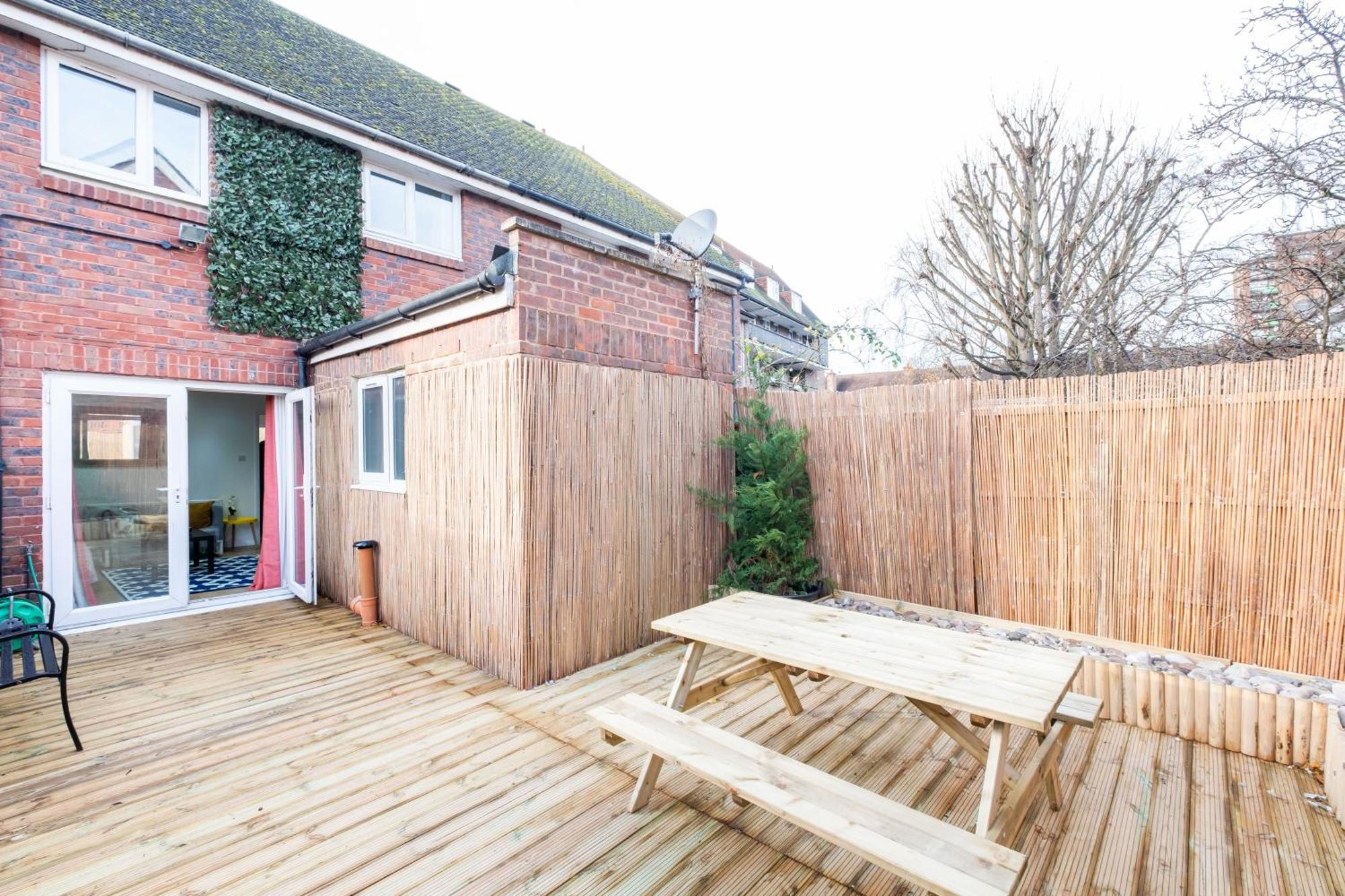 Bright 3 Bedroom House With Terrace 16 Mins To Big Ben Apartment
